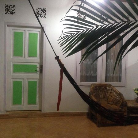 Good For Ya Knee Hostel & Bungalows (Adults Only) Gili Trawangan Buitenkant foto