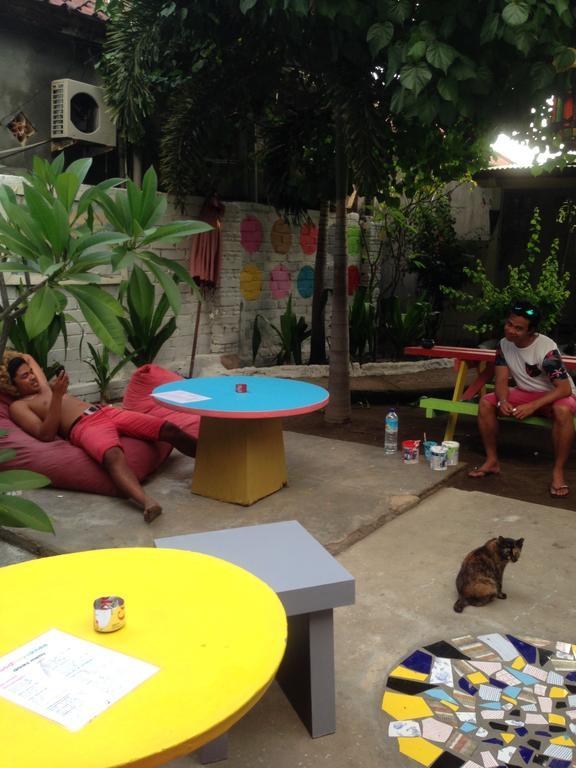 Good For Ya Knee Hostel & Bungalows (Adults Only) Gili Trawangan Buitenkant foto