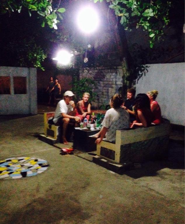 Good For Ya Knee Hostel & Bungalows (Adults Only) Gili Trawangan Buitenkant foto